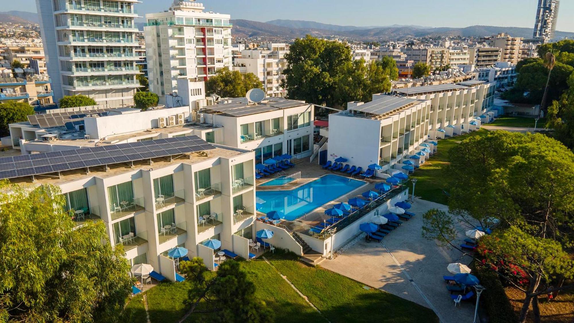 Park Beach Hotel Limassol Exterior photo